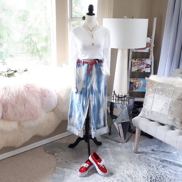 EUC Cupio white soft feel top w/ abstract floral sheer effect statement sleeves - Picture 3 of 11